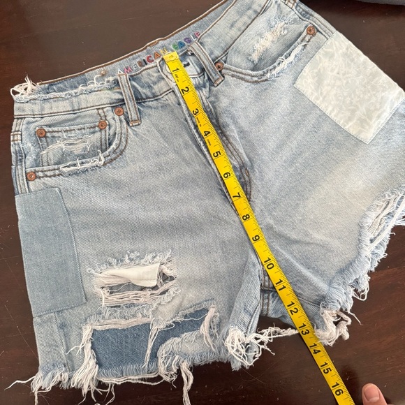 American Eagle Outfitters Light Wash distressed Denim Shorts Size 2 - Picture 8 of 8